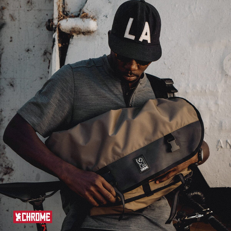 CHROME MESSENGER BAG