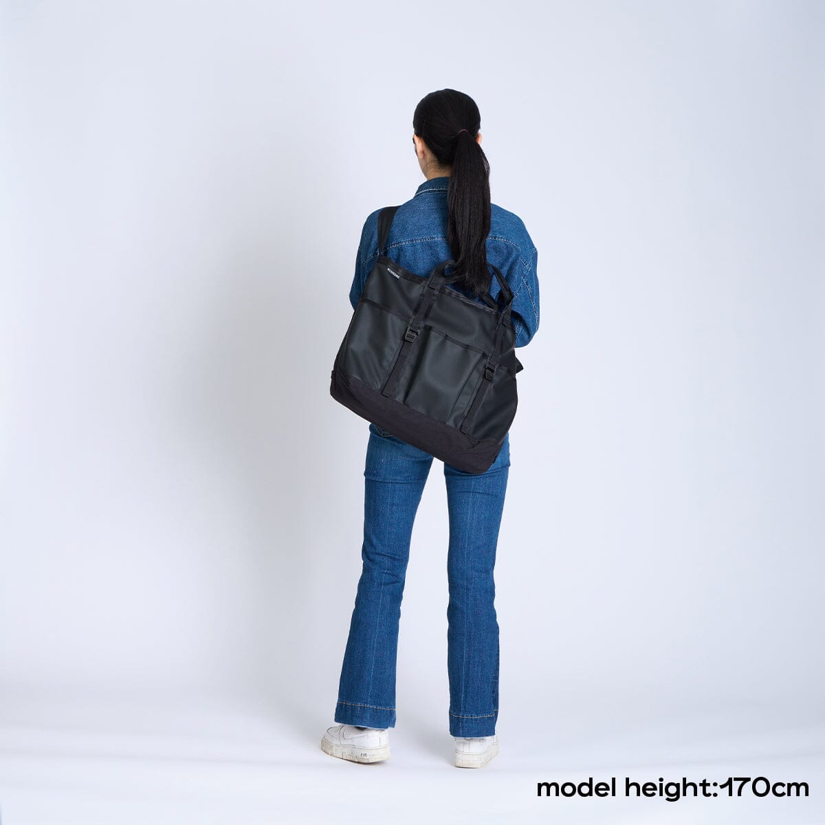 CHROMEグローサリートートメッセンジャー 28L ブラック GROCERY TOTE MSNGR 28L(グローサリー トート メッセンジャー 28L