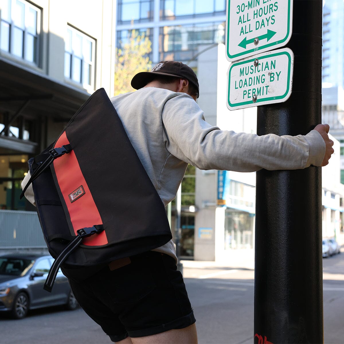 Metropolis 40L Messenger LTD