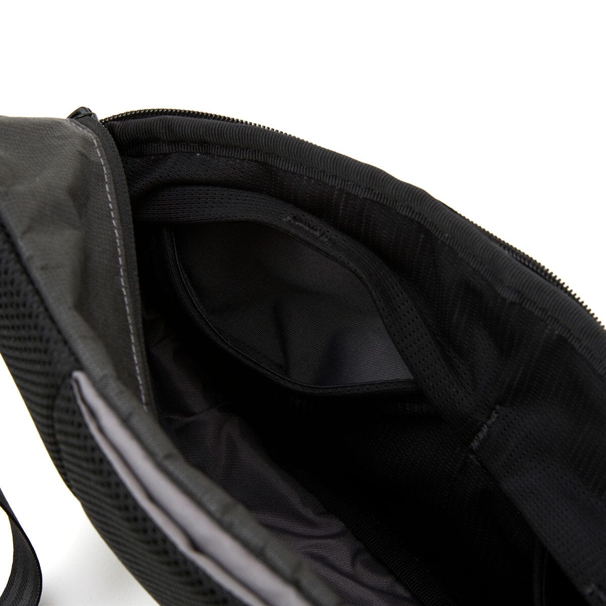 CHROME | meanswhile BOT FLAP SLING 5L | ボットフラップ スリング 5L