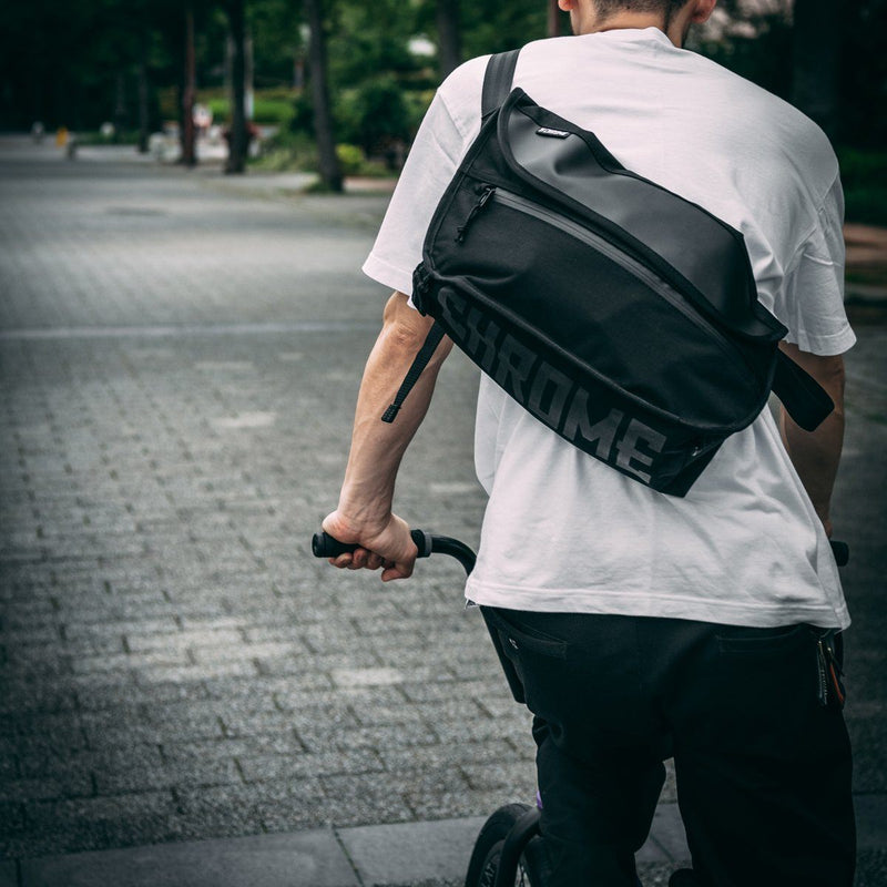 SIMPLE MESSENGER BAG(シンプル メッセンジャー) | クローム 